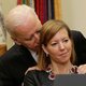 Aanranding en aanrakingen? Joe Biden noemt het liever affectie