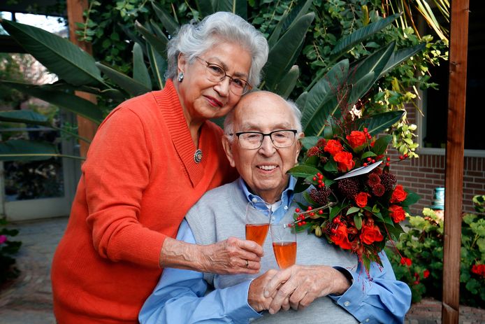 Jaap en Jeanne Göbel uit Gorinchem zijn 75 jaar getrouwd; een albasten huwelijk.
