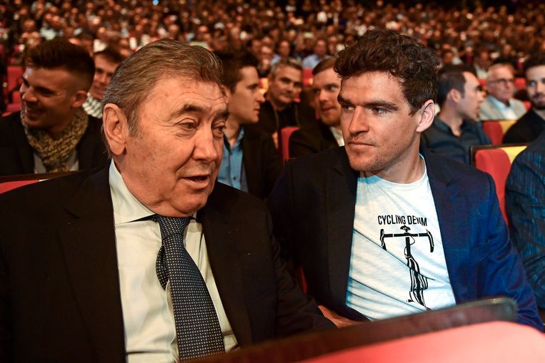 Greg Van Avermaet verkeerde in goed gezelschap: in gesprek met Eddy Merckx. Beeld Photo News