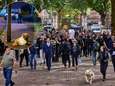 Trouwe hond Esco begeleidt rouwstoet van zijn doodgeschoten baas Wisam (37) naar het graf