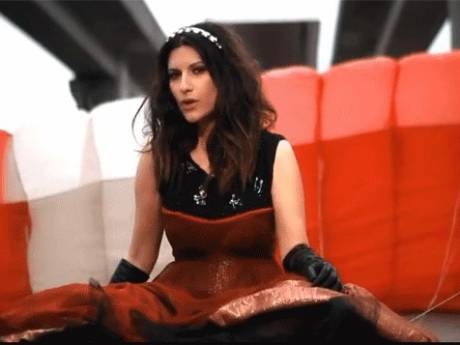 Creaties Van den Krommenacker in clip Laura Pausini
