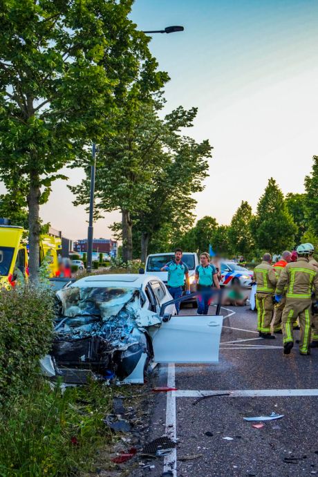 Meerdere gewonden en grote chaos bij vermoedelijke straatrace in Helmond