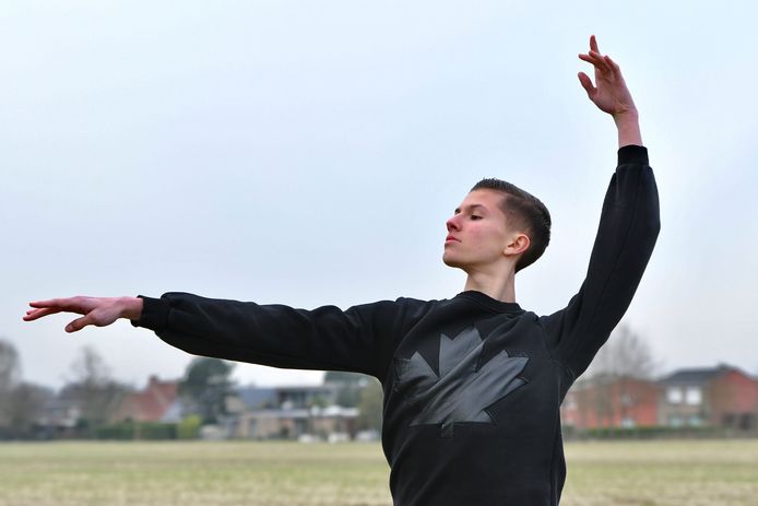 Balletdanser Senna Dewulf mag les volgen aan het Koninklijk Conservatorium in Den Haag.
