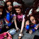 Naar dansfeest als miniatuurvrouwtjes