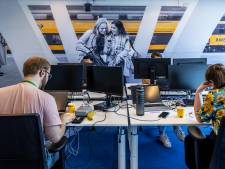 Studenten massaal in de rij om te studeren in lege kantoorruimte NS: ‘In bieb is ‘t vechten om plekje’