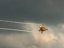 Blikvanger F-35 is vooral te horen op vliegshow net over de grens; ‘Moeder houdt van alles dat herrie maakt’ 