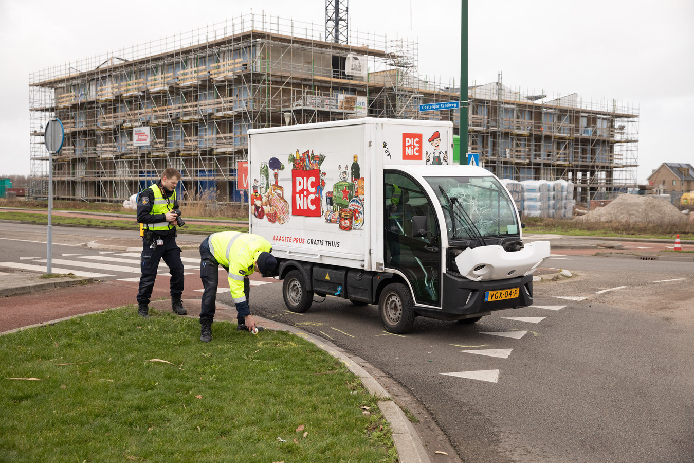 Het dodelijk ongeval gebeurde op de rotonde Oostelijke Randweg/De Kleine Pol in Bunschoten.