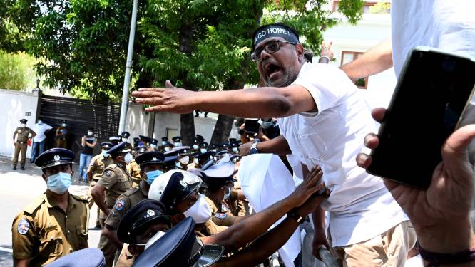 Sociale media in Sri Lanka geblokkeerd en manifestatie tegen stijgende kosten tegengehouden