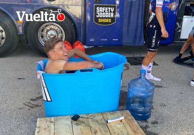 Waarom Quick.Step Remco Evenepoel in de Vuelta na de rit in bad steekt: “Endorfines zorgen voor goed gevoel”