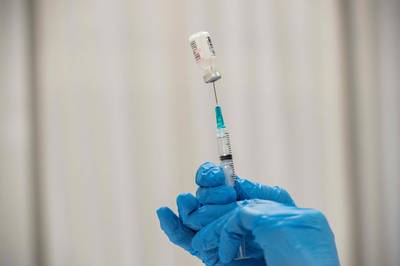 Pfizer verwacht dit jaar 26 miljard dollar omzet te halen uit coronavaccin
