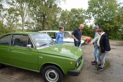 DAF-jes vormen een attractie in de polder van Kerkwerve