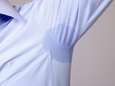 Zo verwijder je zweetgeur uit kleding: ‘Gebruik witte natuurazijn’