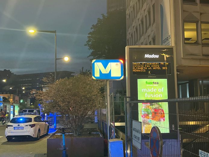 Metrostation Madou geëvacueerd na explosie door technisch defect