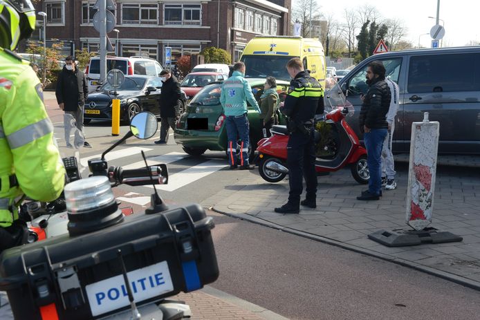 Ongeluk op de Viaductweg in Den Haag.