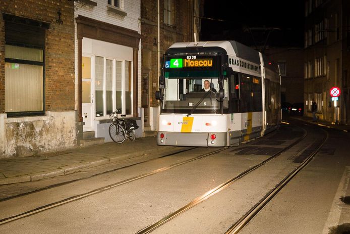 Vanaf dinsdag rijdt de tram op lijn 4 niet meer verder dan het Ledebergplein.