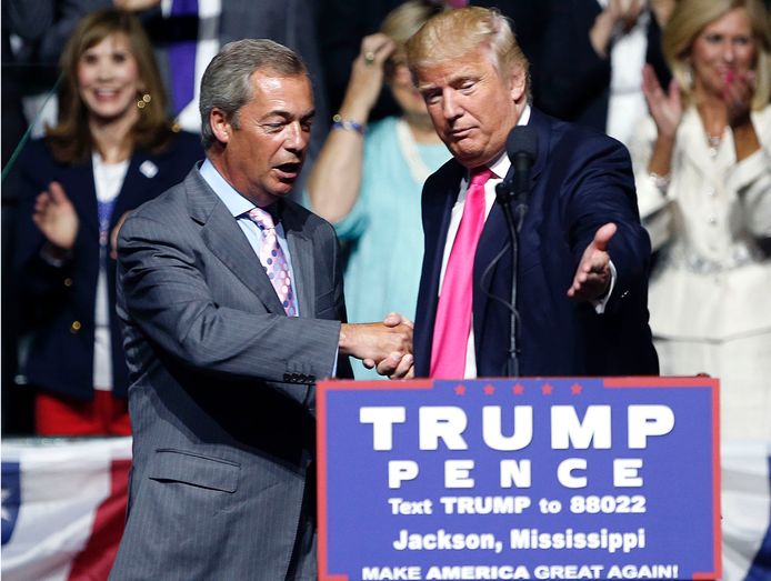 Nigel Farage sprak in augustus 2016 op een verkiezingsrally van Trump, toen nog presidentskandidaat.