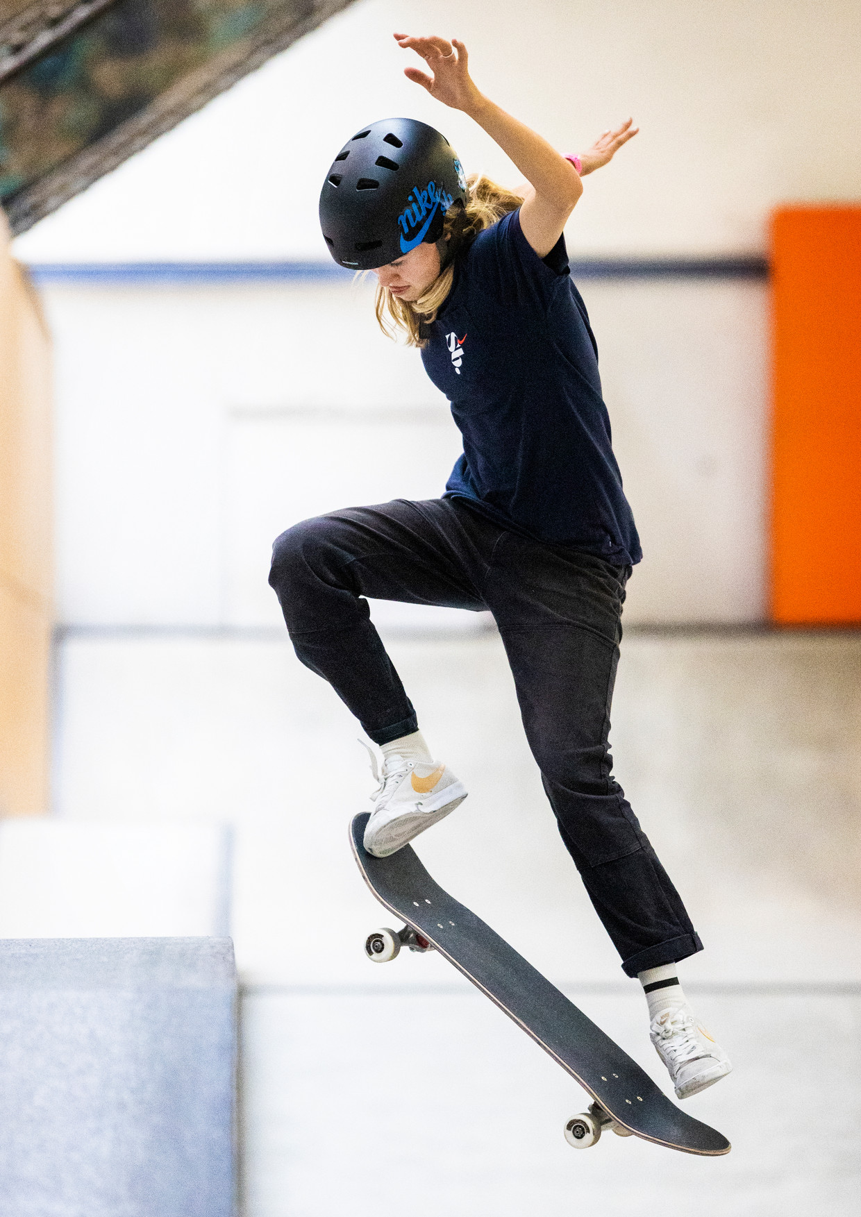 Op het NK skateboarden gaat Candy Jacobs een vertoonde truc