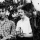 60 jaar geleden ontmoetten John Lennon en Paul McCartney elkaar voor 't eerst EN WAT ER TOEN GEBEURDE GELOOFT U NOOIT!