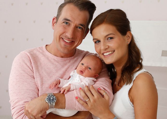 Andy Peelman en Tine en hun dochter Feline in augustus.