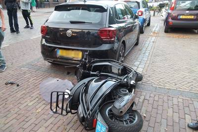Scooterrijder raakt gewond bij botsing met auto in Nieuwkuijk