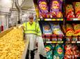 “We gaan 2,8 miljoen zakken per dag maken”: waarom heel Europa straks chips eet uit een fabriek in Veurne