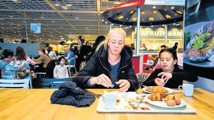 Vervuild gedragen prijs 1 euro-ontbijtje' van Ikea blijft attractie | Economie | AD.nl