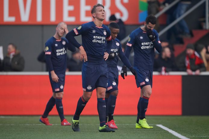 Luuk de Jong baalt na de remise in Emmen.