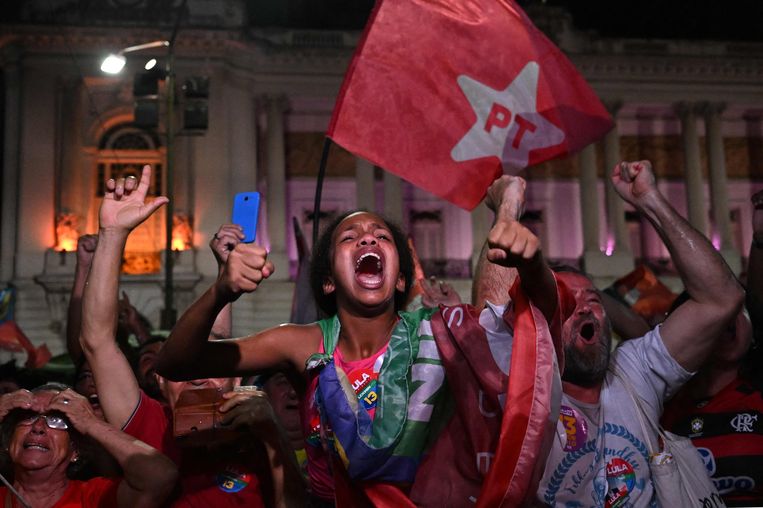Grote vreugde bij de aanhangers van Lula da Silva.  Beeld AFP