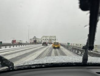 Plotselinge hagelbui overvalt automobilisten in Rotterdam