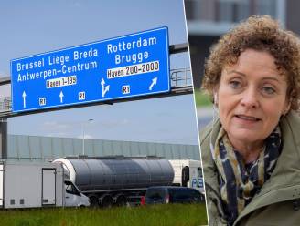 Minister Peeters wil aanpassing nieuwe wegwijzers conform taalwetgeving: “Het zal dus terug Luik en Namen worden”