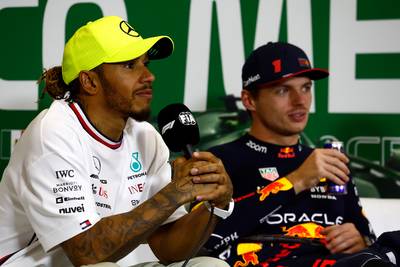 “Hij polste of we interesse hadden”: teambaas Red Bull maakt gewag van toenadering Hamilton, maar die ontkent