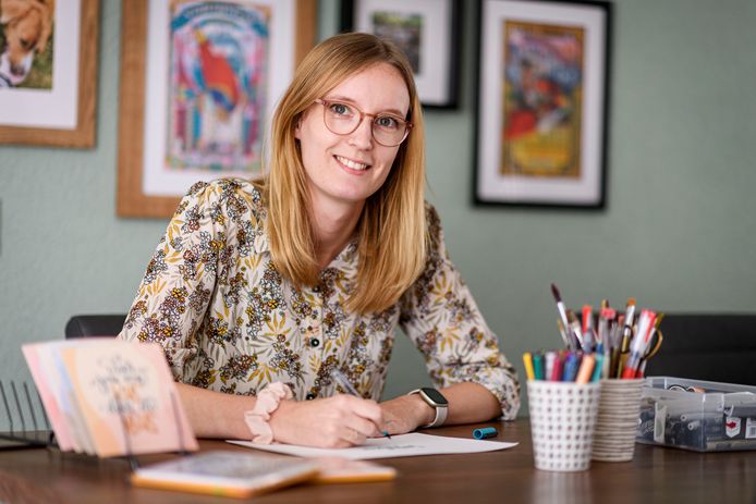 Nessah Hulskers is onlangs haar eigen bedrijf begonnen in felicitatie- en bemoedigingskaartjes.