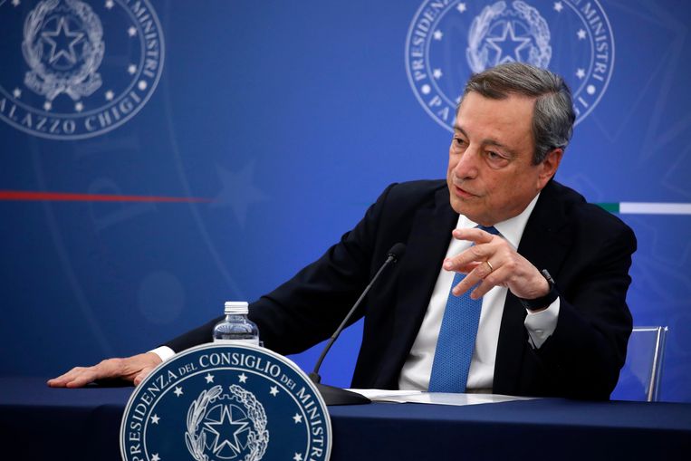 Mario Draghi tijdens een persconferentie in Rome. Beeld Mondadori Portfolio via Getty Images