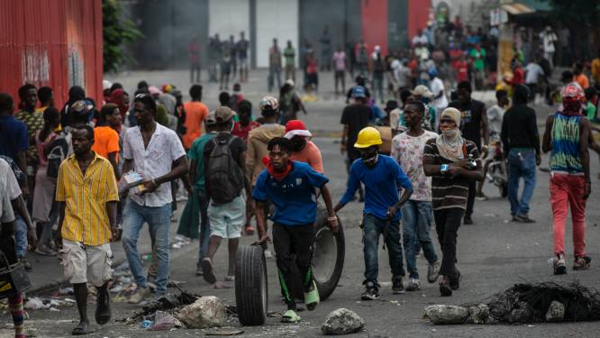 Geweld en grootschalige plunderingen in Haïti omwille van stijging brandstofprijzen