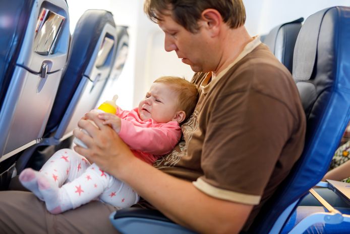 Niet naast een baby het vliegtuig? Bij airline je op een plattegrond zien waar zitten | Reizen | AD.nl