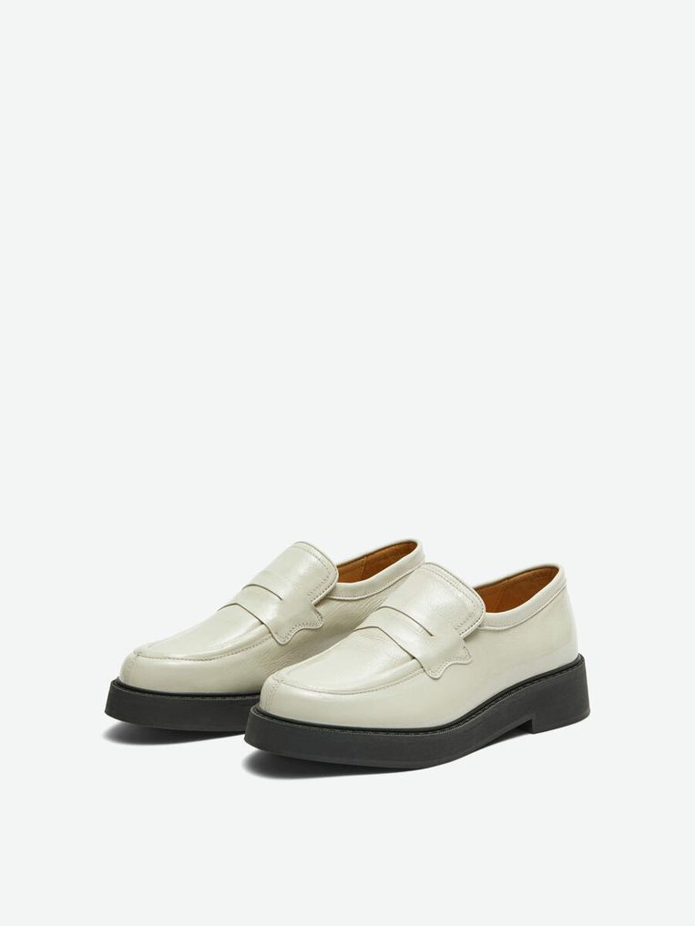 Selected loafers, €69,95 Beeld Selected