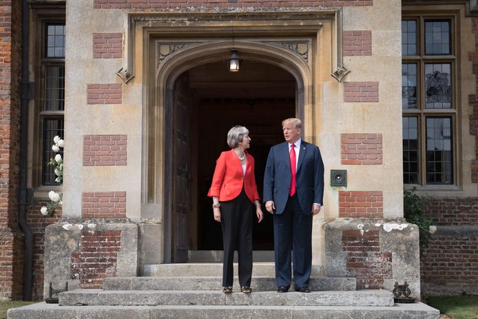 Donald Trump (R) en premier Theresa May (L) ontmoetten elkaar vandaag.