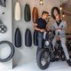 Doppio in De Pijp verkoopt elektrische fietsen voor twee personen
