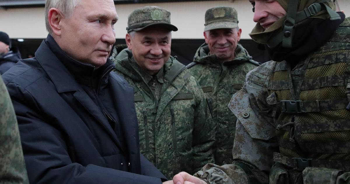 Новых граждан России срочно призвали на военную службу в Петербурге |  За границей