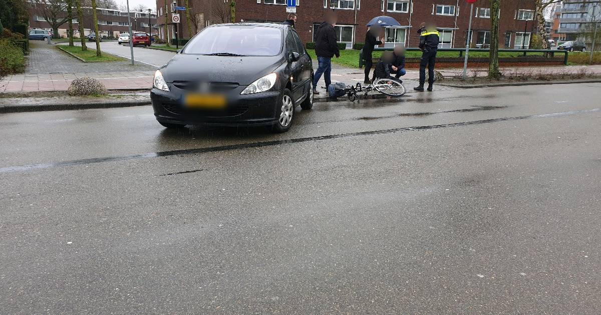 Fietser raakt gewond bij aanrijding in Hengelo.
