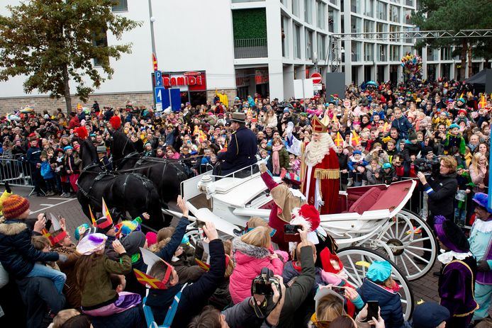 Apeldoorn - Nationale intocht van Sinterklaas in Apeldoorn op 16-11-2019. Foto Kevin Hagens KH20191115