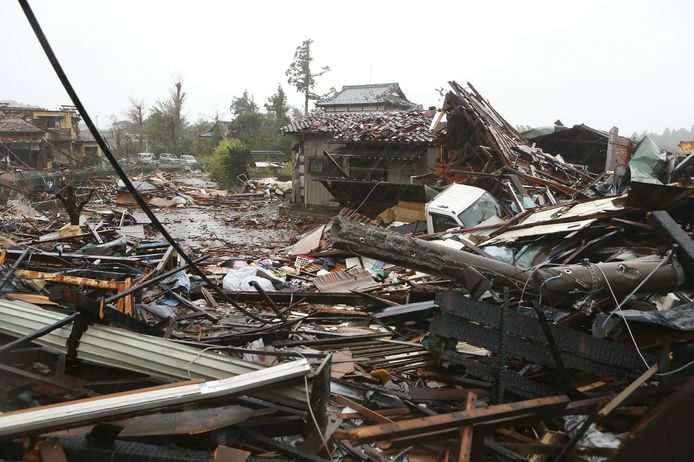 In Ichihara viel de eerste dode. Het is een van de eerste plekken in Japan waar de orkaan Hagibis enorme schade aanricht. Het stadje ligt bedekt met een spaghetti van brokstukken van huizen, auto's, elektriciteitspalen en huisraad.