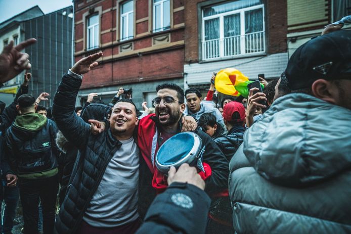 Groot volksfeest bij de Marokkaanse supporters in de Brugse Poort in Gent na de gewonnen match tegen de Rode Duivels. In Gent werd gefeest zonder rellen en vernielingen.