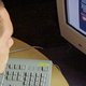 25 jaar internet in België (en hoe Humo 30.000 Belgen online hielp): 'Als we u moeten geloven, gaan de leerlingen hun huiswerk nog opsturen met de computer, zeker? Haha!'