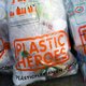 'Plastic scheiden levert het milieu weinig op, maar mensen moeten er wel mee doorgaan'