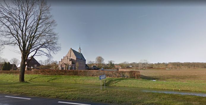 He dorpje Windesheim bij Zwolle. In deze omgeving heeft de mobiele telefoon van een vermiste Deventenaar voor het laatst een signaal afgegeven.