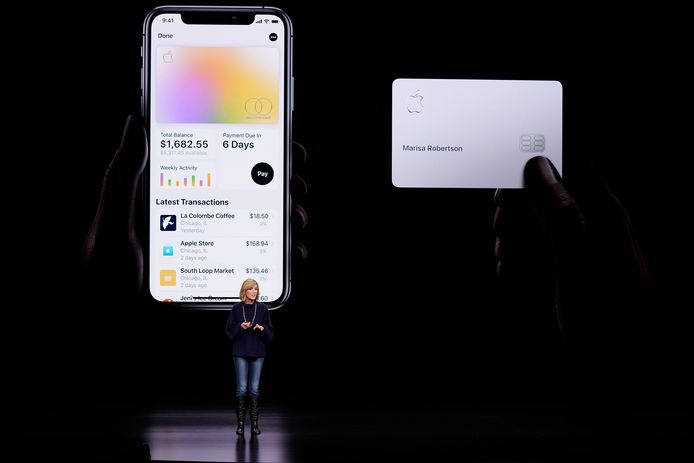 Jennifer Bailey, vice-president van Apple Pay, stelde in maart het principe van de Apple Card voor.