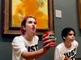 Activisten gooien tomatensoep over Van Goghs Zonnebloemen in Londen