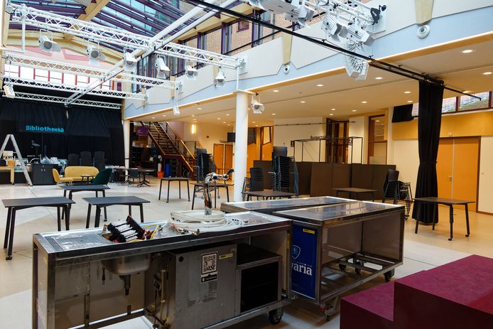 De bibliotheek in De Meander is ontmanteld voor de komst van Torenproat. Voor de ondertekenaars van de petitie is dit een van de vele nadelen van de bibliotheek in De Meander.