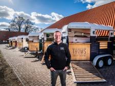Thom Hartgerink (25) wilde alleen maar hamburgers bakken en is nu de grootste foodtruckcateraar van Oost-Nederland
